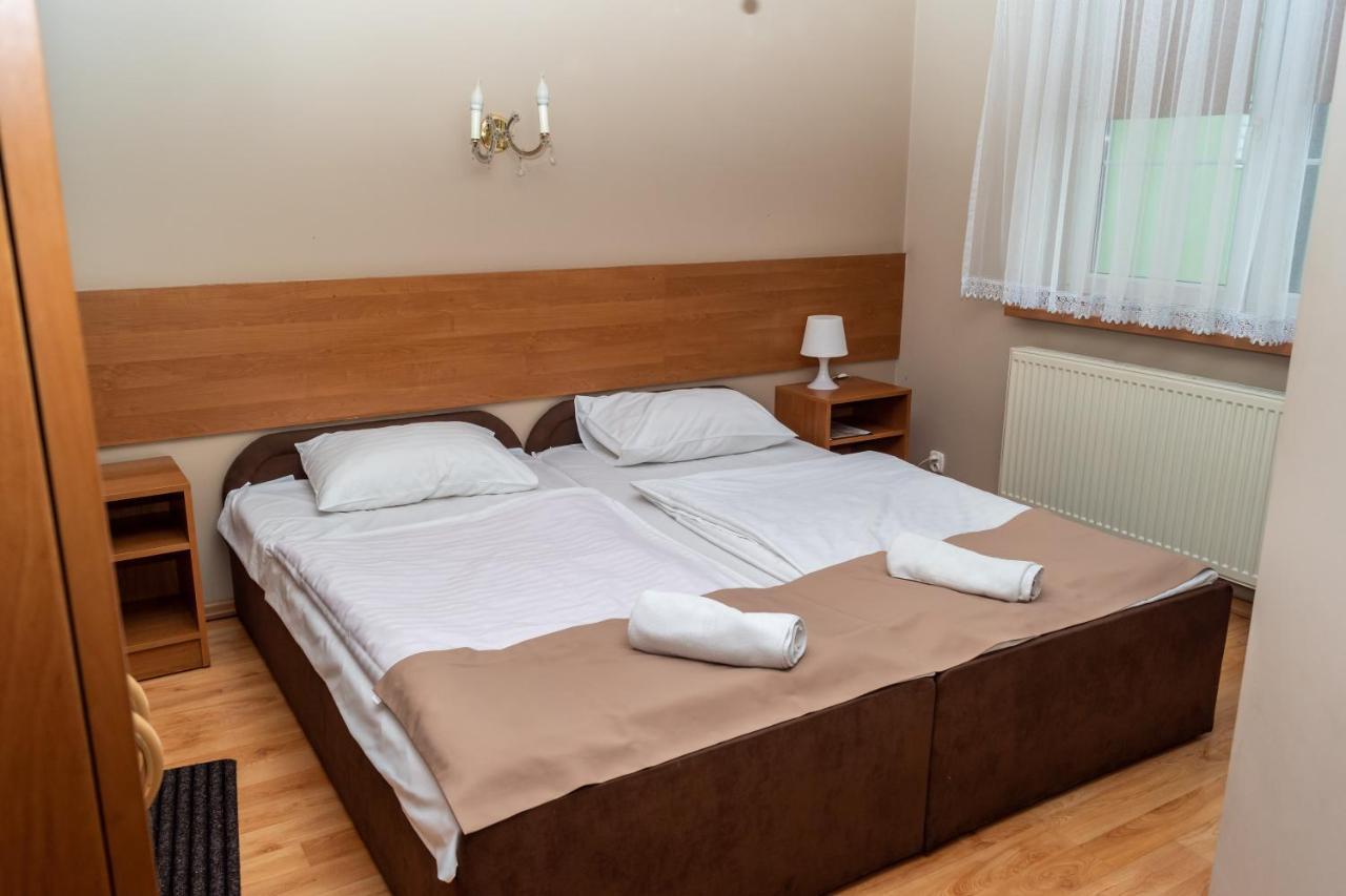 Dworek Zacisze Września Buitenkant foto